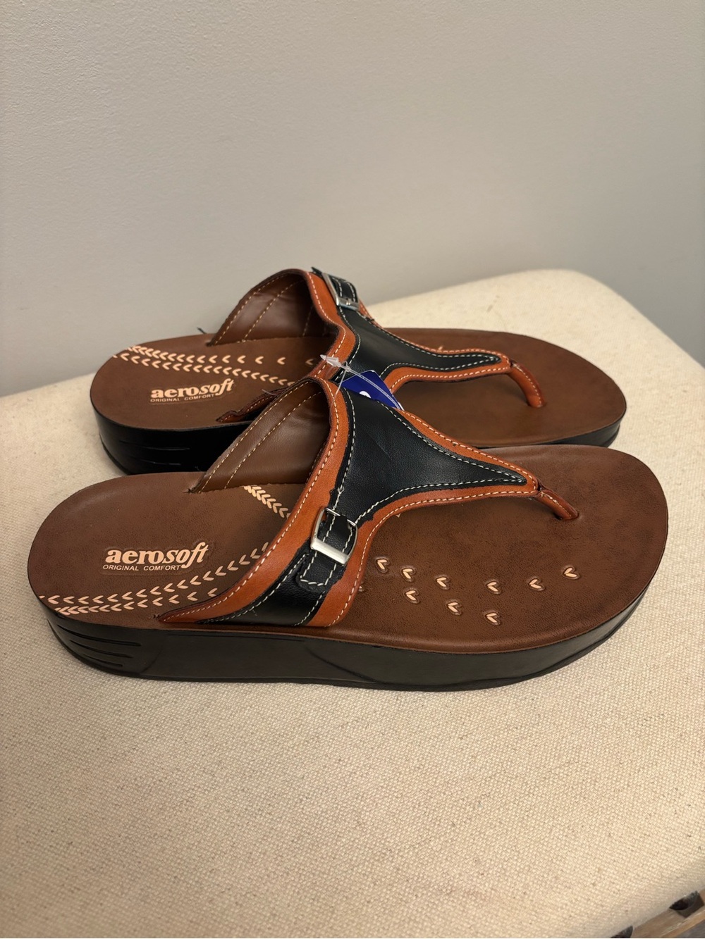 NEW Aerosoft Joana Womens Comfort Platform Sandals Thong Flip Flops Size 10 NIB